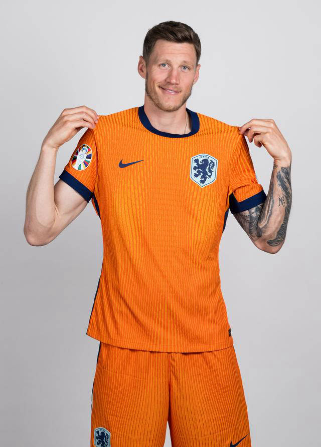 爱游戏下载-集结日足总杯焦点战，夏洛特黄蜂战术微调，悬念犹存，阵容厚度经受考验的简单介绍