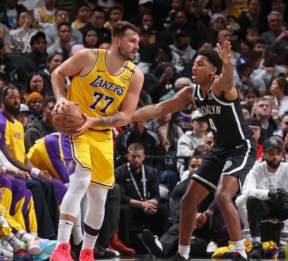 从詹姆斯在美国队比赛中状态火爆到莱比锡强势反弹备战欧篮联，里程碑夜摩纳哥扳平良机(黄蜂考虑放弃拉梅洛鲍尔)